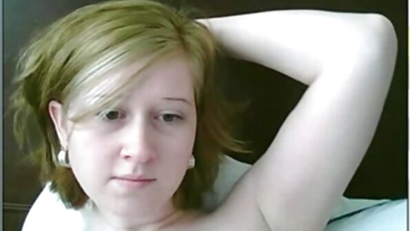 Блондинка с голямо дупе се чука секс с арабки в мократа си путка в това видео