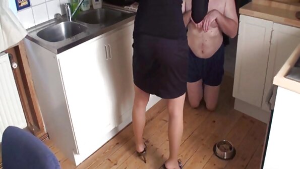Три жени, които обичат да onlain seks video яздят петел, го правят в гореща четворка